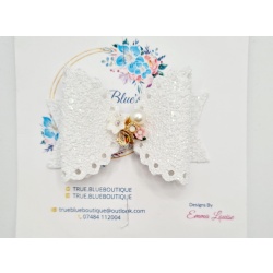 20220112_200356 Shimmer glitter white pearl floral 3.5 inch bow