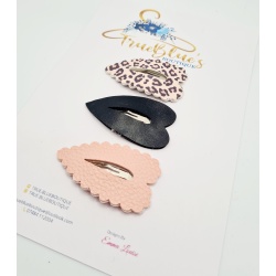 Nude & black heart clip set approx 6cm