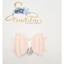 Peachy butterfly 3.5 inch bow